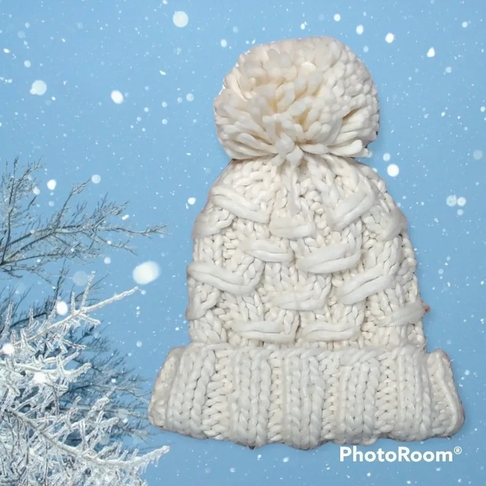 Torrid one size cream color thick woven toboggan hat